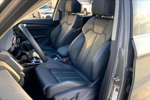 2023 Audi Q5 45 S line Prestige
