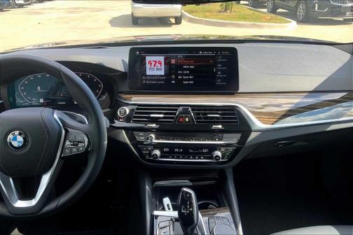 2023 BMW 530 i