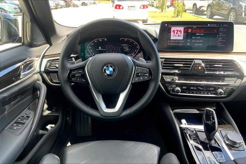 2023 BMW 530 i