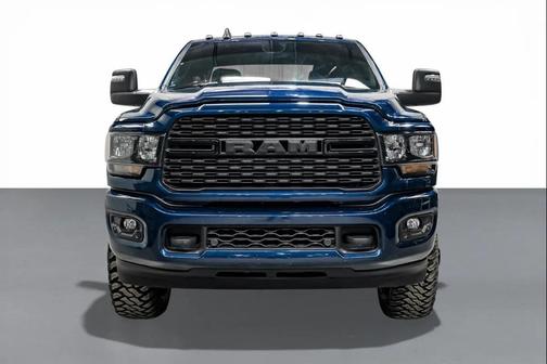 2024 RAM 3500 Big Horn Crew Cab 4x4 8' Box