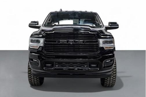 2019 RAM 3500 Laramie Crew Cab 4x4 8' Box