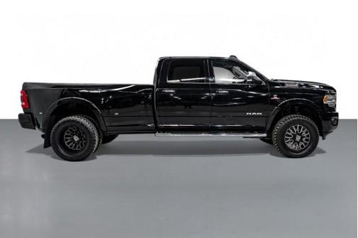 2019 RAM 3500 Laramie Crew Cab 4x4 8' Box