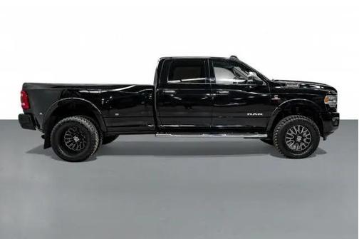 2019 RAM 3500 Laramie Crew Cab 4x4 8' Box