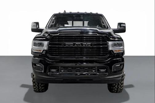 2024 RAM 3500 Laramie Crew Cab 4x4 8' Box