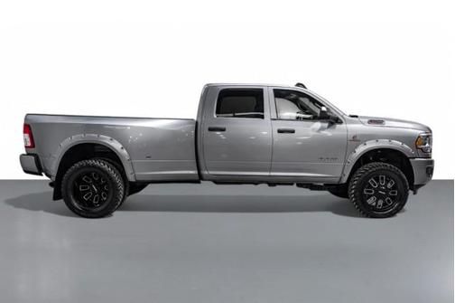 2022 RAM 3500 Tradesman Crew Cab 4x4 8' Box
