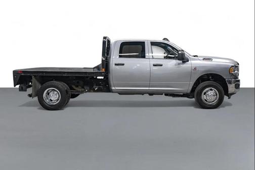 2023 RAM 3500 Tradesman Crew Cab 4x4 8' Box