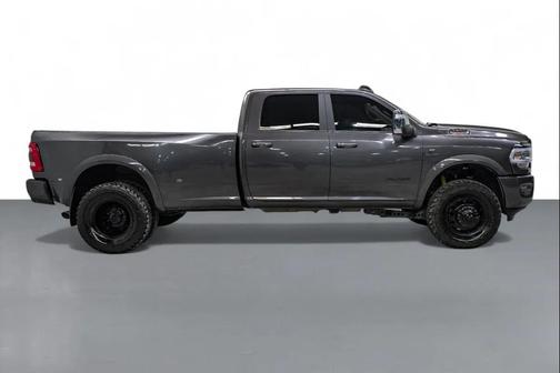 2023 RAM 3500 Laramie Crew Cab 4x4 8' Box