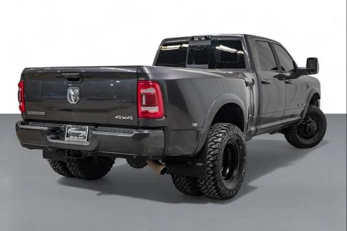 2023 RAM 3500 Laramie Crew Cab 4x4 8' Box
