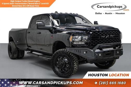 Diamond Black Crystal Pearlcoat 2024 RAM 3500 Big Horn Crew Cab 4x4 8' Box