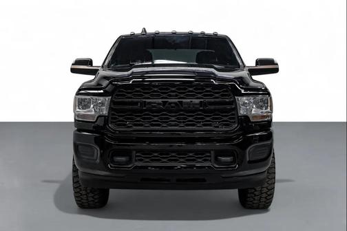 2022 RAM 3500 Tradesman Crew Cab 4x4 8' Box