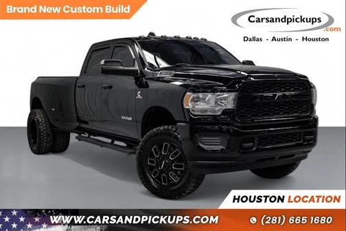 2022 RAM 3500 Tradesman Crew Cab 4x4 8' Box