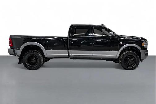 2022 RAM 3500 Laramie Crew Cab 4x4 8' Box