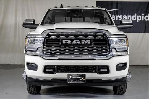 2022 RAM 3500 Limited Crew Cab 4x4 8' Box