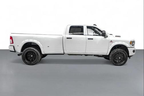 2024 RAM 3500 Tradesman Crew Cab 4x4 8' Box