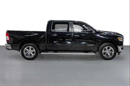 Diamond Black Crystal Pearlcoat 2019 RAM 1500 Big Horn