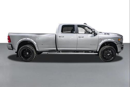 Billet Silver Metallic Clearcoat 2024 RAM 3500 Laramie Crew Cab 4x4 8' Box
