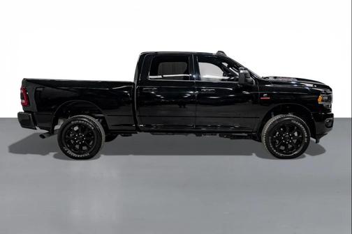 2023 RAM 2500 Laramie Crew Cab 4x4 6'4' Box