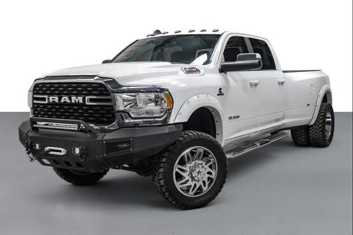Bright White Clearcoat 2022 RAM 3500 Big Horn Crew Cab 4x4 8' Box