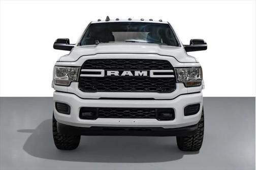 2022 RAM 3500 Tradesman Crew Cab 4x4 8' Box