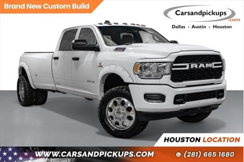 2022 RAM 3500 Tradesman Crew Cab 4x4 8' Box