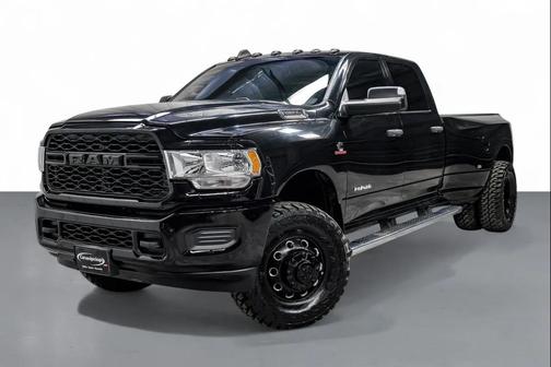 2019 RAM 3500 Tradesman Crew Cab 4x4 8' Box