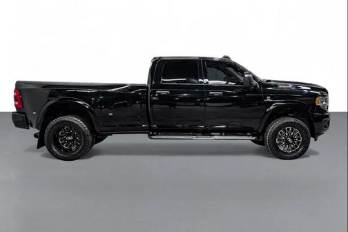 2024 RAM 3500 Tradesman Crew Cab 4x4 8' Box