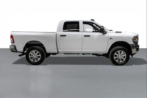 2023 RAM 2500 Tradesman Crew Cab 4x4 6'4' Box