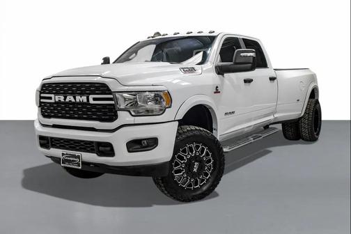 Bright White Clearcoat 2024 RAM 3500 Big Horn Crew Cab 4x4 8' Box