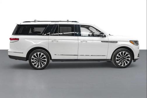 PRISTINE WHITE METALLIC 3C 2022 Lincoln Navigator Reserve