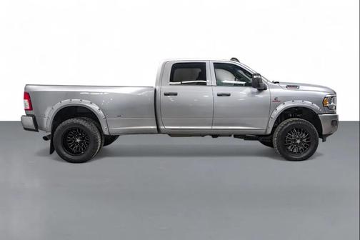 2023 RAM 3500 Tradesman Crew Cab 4x4 8' Box
