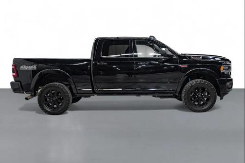 2022 RAM 2500 Laramie Crew Cab 4x4 6'4' Box