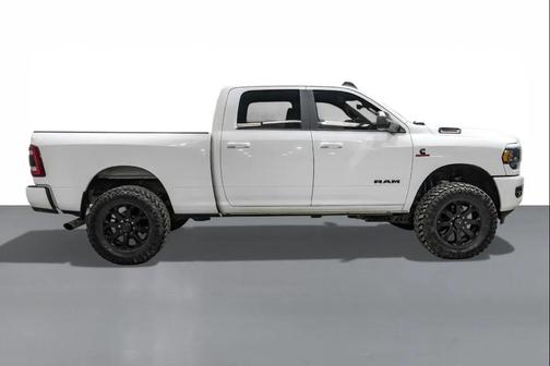 2022 RAM 2500 Big Horn Crew Cab 4x4 6'4' Box