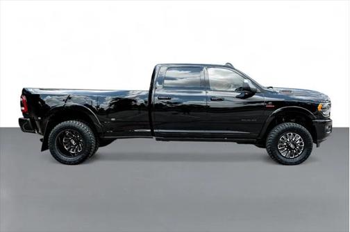 2022 RAM 3500 Limited Crew Cab 4x4 8' Box
