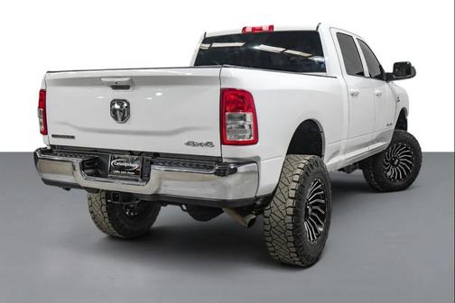 Bright White Clearcoat 2022 RAM 2500 Big Horn Crew Cab 4x4 6'4' Box
