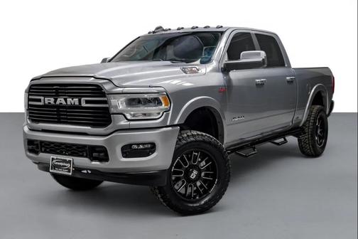 Billet Silver Metallic Clearcoat 2022 RAM 2500 Laramie Crew Cab 4x4 6'4' Box