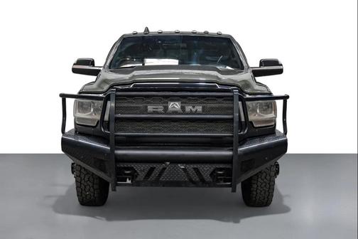 2022 RAM 3500 Tradesman Crew Cab 4x4 8' Box