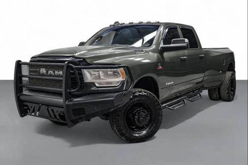 2022 RAM 3500 Tradesman Crew Cab 4x4 8' Box