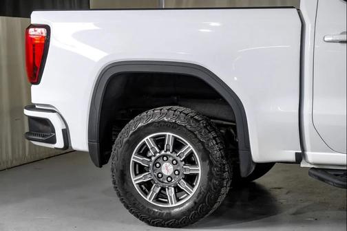 Summit White 2024 GMC Sierra 1500 AT4