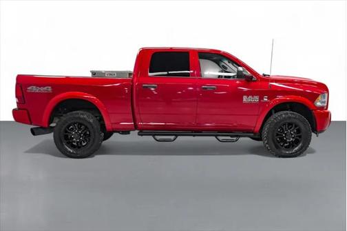 2017 RAM 2500 Tradesman Crew Cab 4x4 6'4' Box