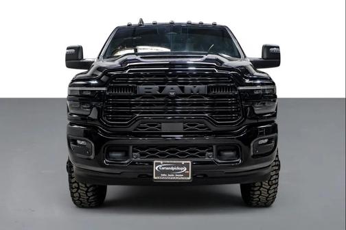 Diamond Black Crystal Pearlcoat 2025 RAM 3500 Laramie Crew Cab 4x4 8' Box
