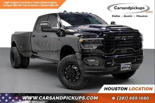 Diamond Black Crystal Pearlcoat 2025 RAM 3500 Laramie Crew Cab 4x4 8' Box