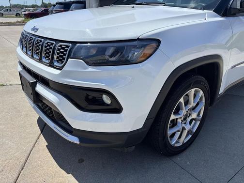 Bright White Clearcoat 2025 Jeep Compass Limited