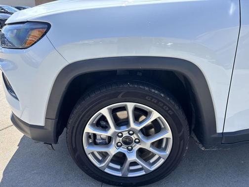 Bright White Clearcoat 2025 Jeep Compass Limited