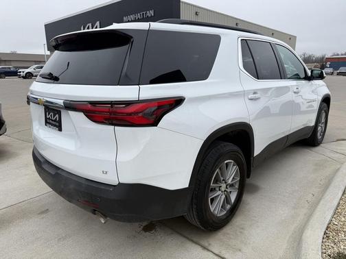 2022 Chevrolet Traverse LT Cloth