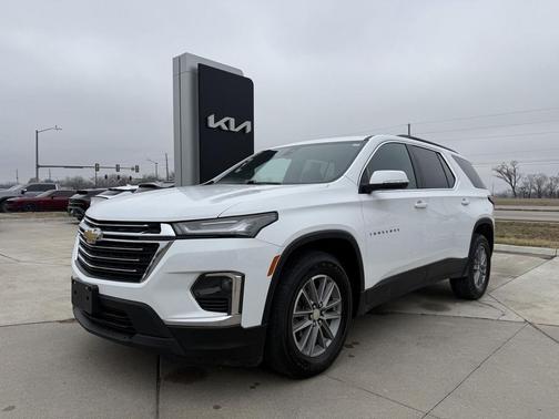 2022 Chevrolet Traverse LT Cloth