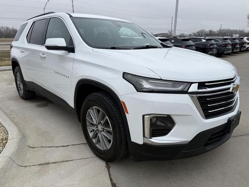 2022 Chevrolet Traverse LT Cloth