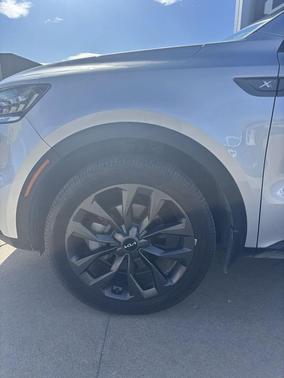 Sparkling Silver 2022 Kia Sorento SX