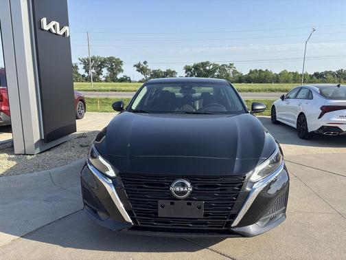 Super Black 2024 Nissan Altima S FWD