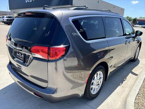 2021 Chrysler Voyager LXI