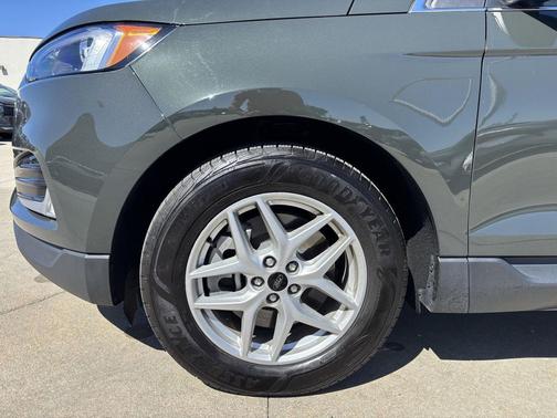 Forged Green Metallic 2024 Ford Edge SEL
